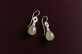Ohrring aus 925er Silber mit Beryll in Tropfenform